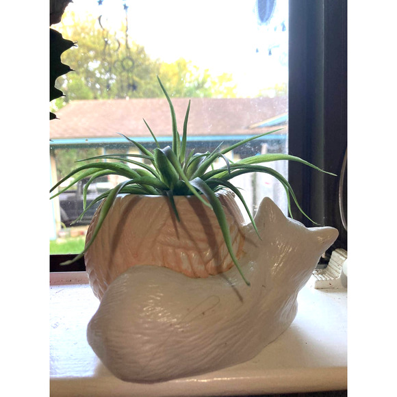 Vintage 80s CAT & Yarn Plant Holder / Succulent Planter / Kitty Trinket - Picture 7 of 8